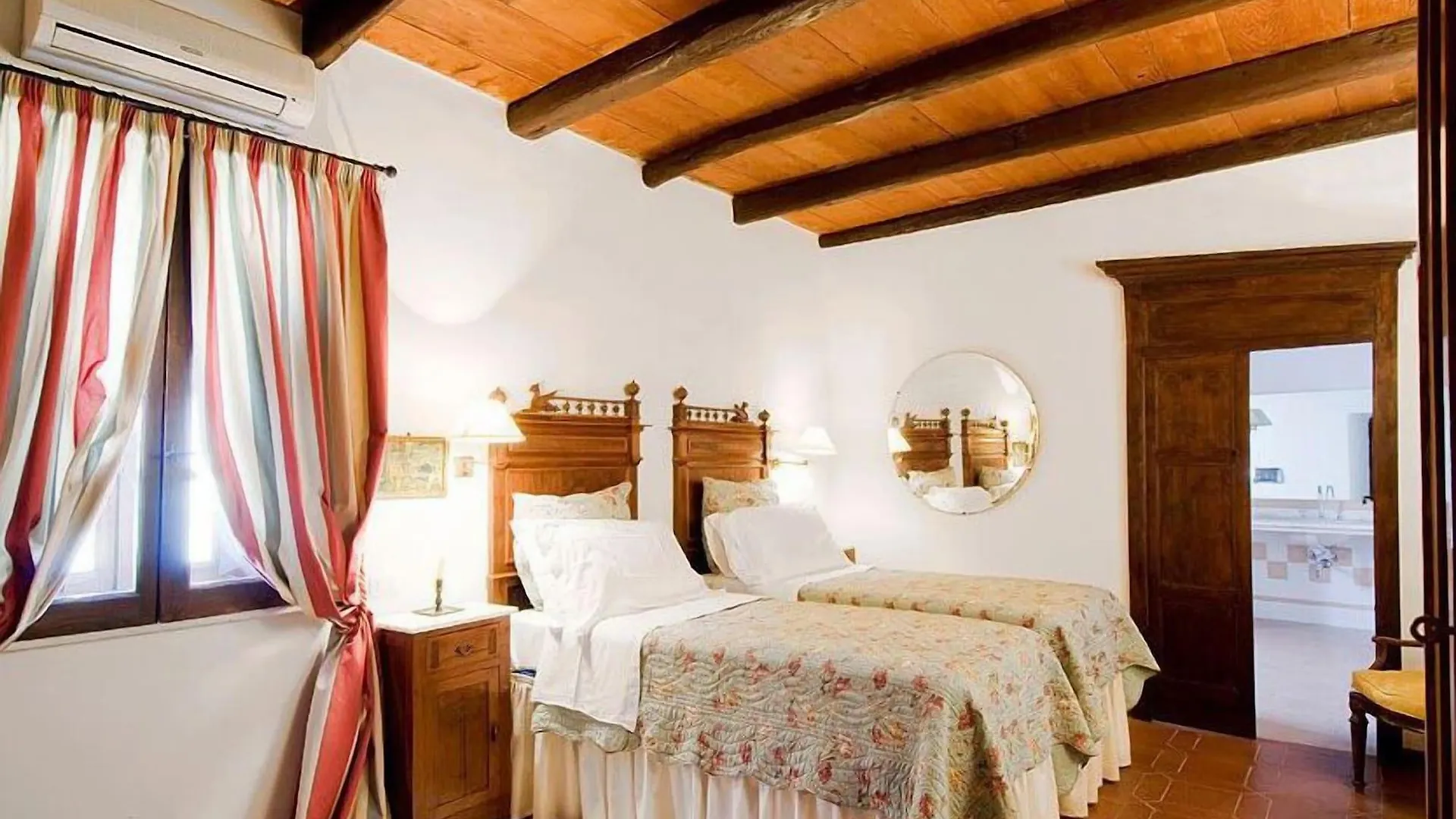 Hotel Lucrezia Riola Sardo