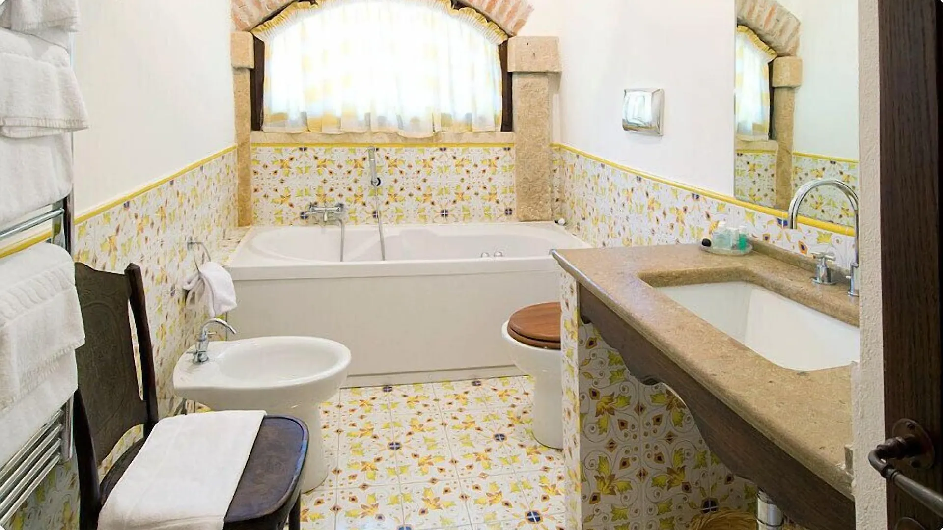 Hotel Lucrezia Riola Sardo