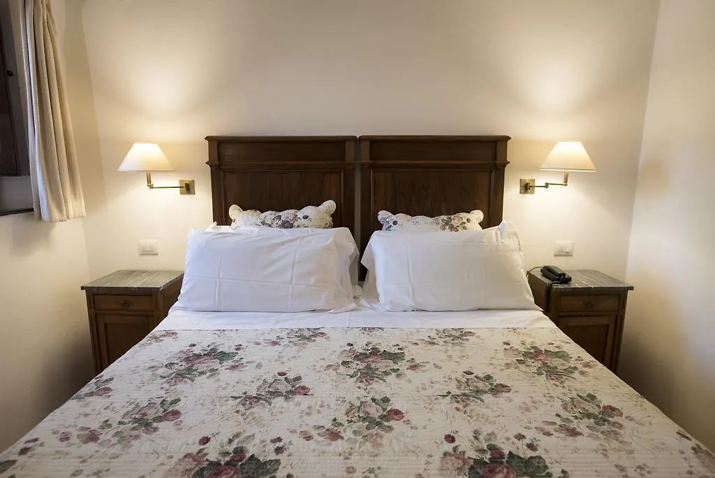 Hotel Lucrezia Riola Sardo