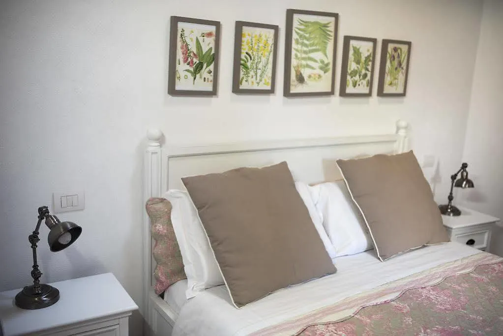 Hotel Lucrezia Riola Sardo 3*,
